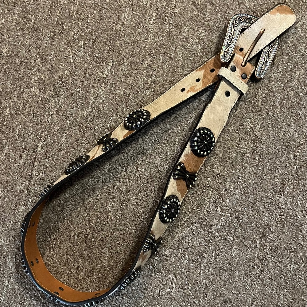 Women cow print size medium belt
